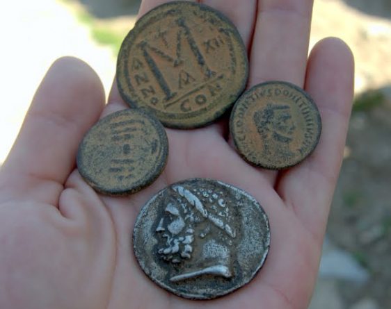 Fake coins sold in Turkey